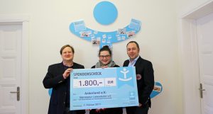 Spendenübergabe bei ANKERLAND e. V. in Hamburg: Der Störtebeker Liekendeeler e.V. hat einen Betrag in Höhe von 1.800 Euro an Ankerland in Hamburg übergeben.